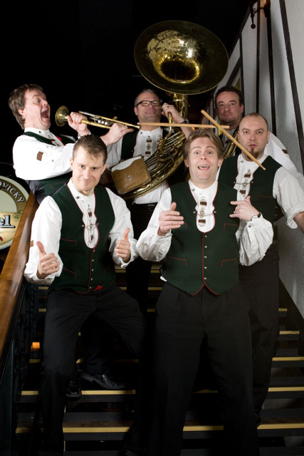 Pianisti Janne Maarala Oktoberfest bändi Bavaria